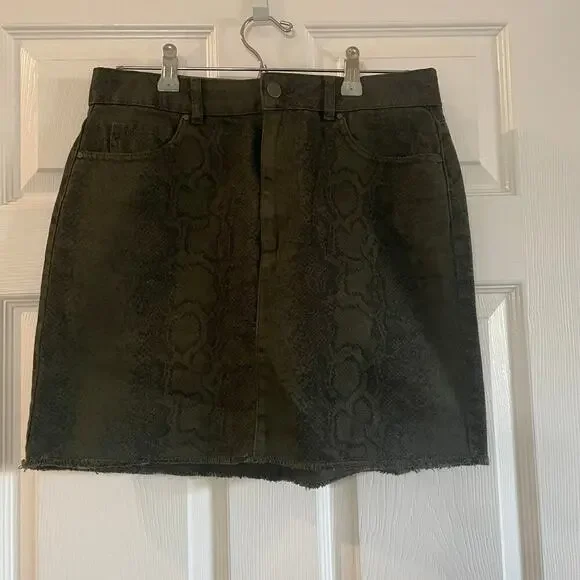 NWT Hollister Mini Skirt Size 9 29 Denim Cut Off Jean Snake Ultra High Rise - Picture 10 of 14